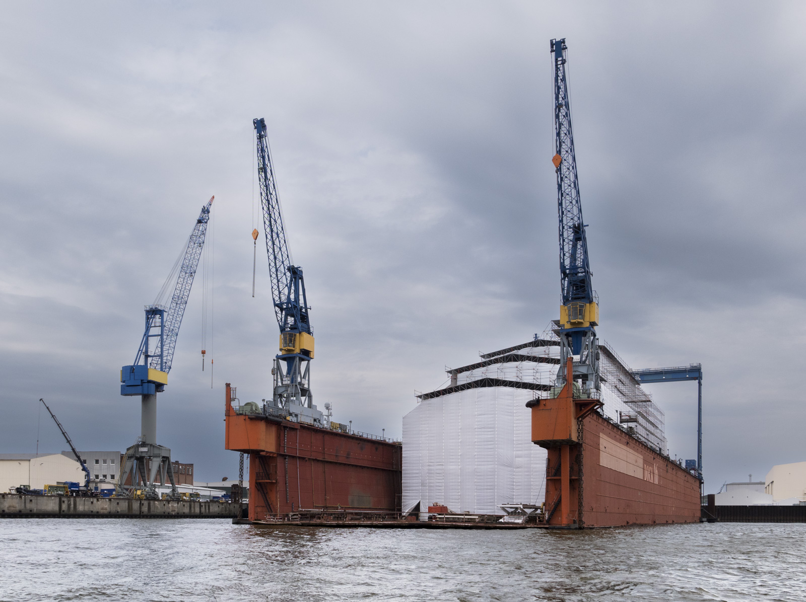 Mega Yacht in Reparatur