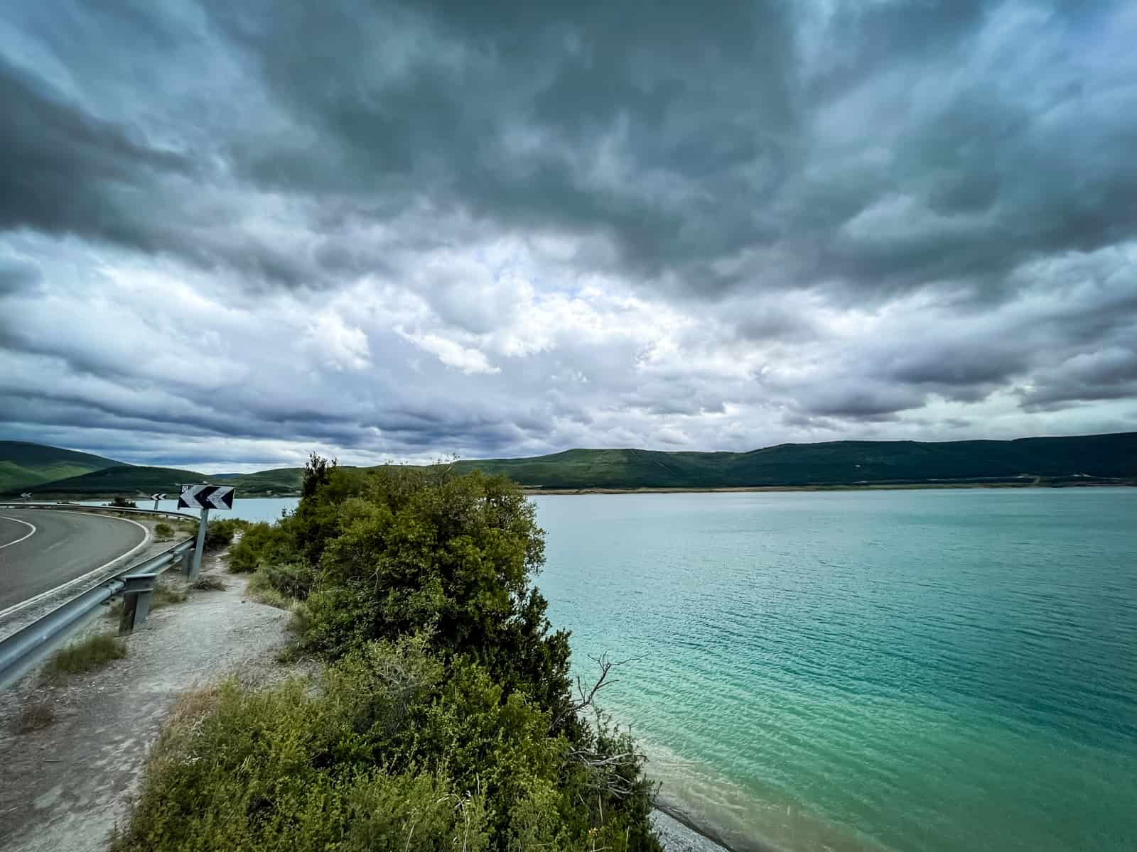Der See wird gefüllt im Winter.